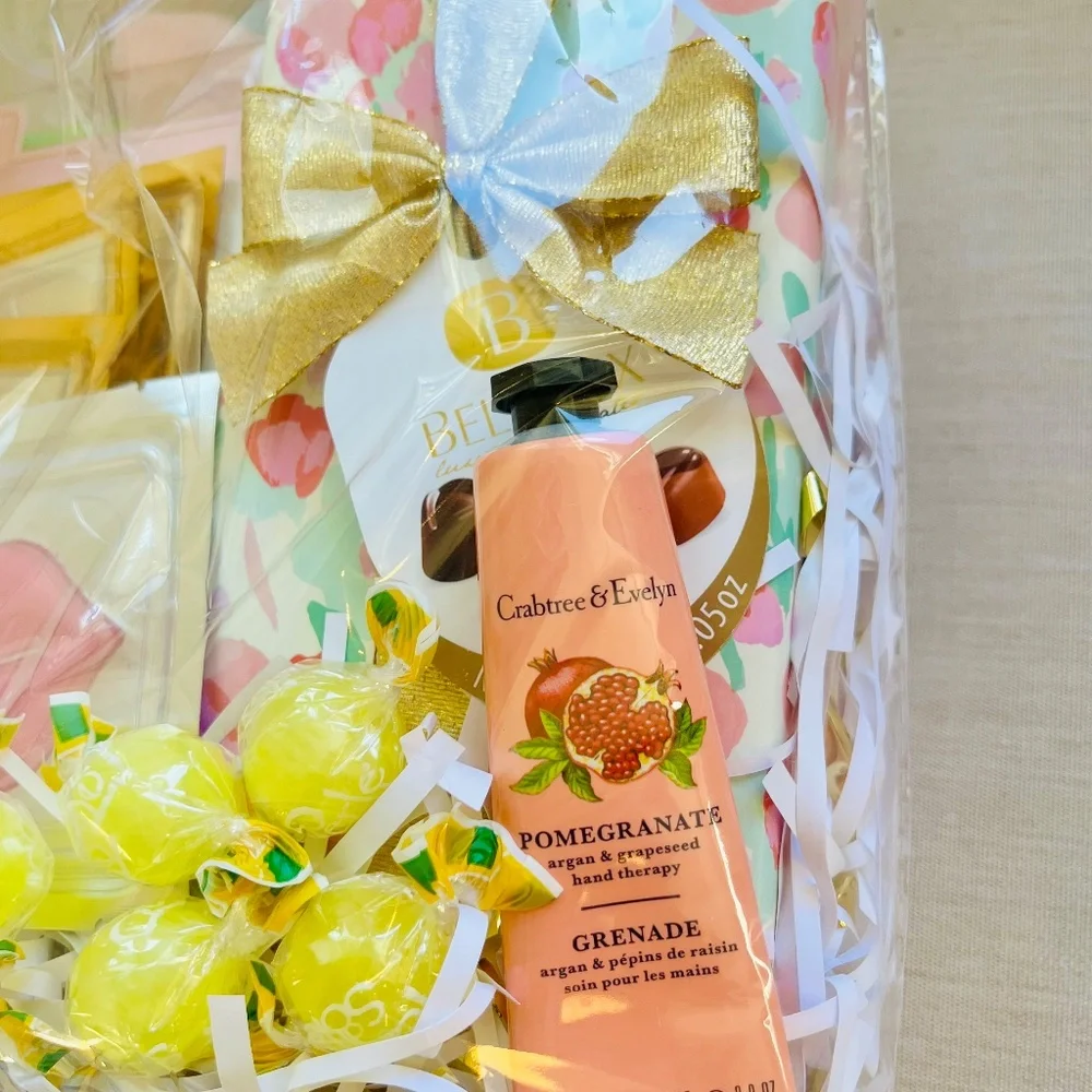 Self Care Pamper Gift Bag, Gifts for her, Birthday Gift, Gifts for Mom